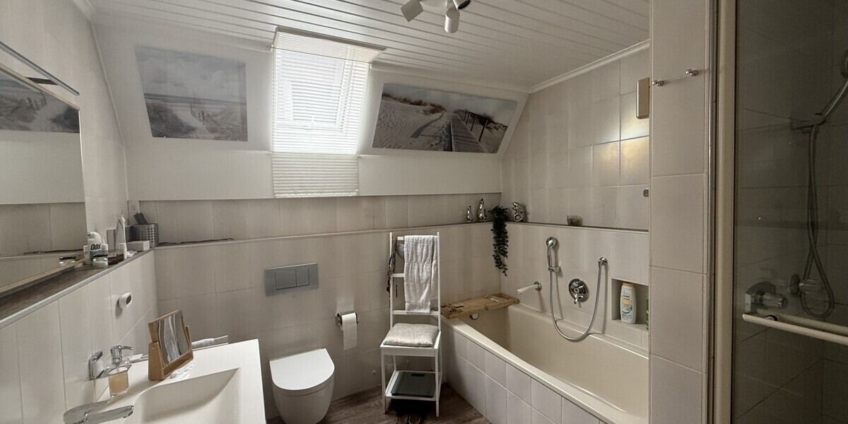 Wohnung - Obergeschoss: Badezimmer